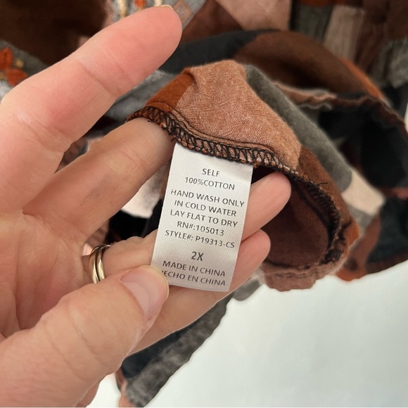 Savanna Jane Top Women's 2X Steal Away Home Embroidered Plaid Bohemian - Picture 8 of 9